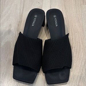 Vivaia Square-Toe Block Heel Sandals (Jade) size 40/9